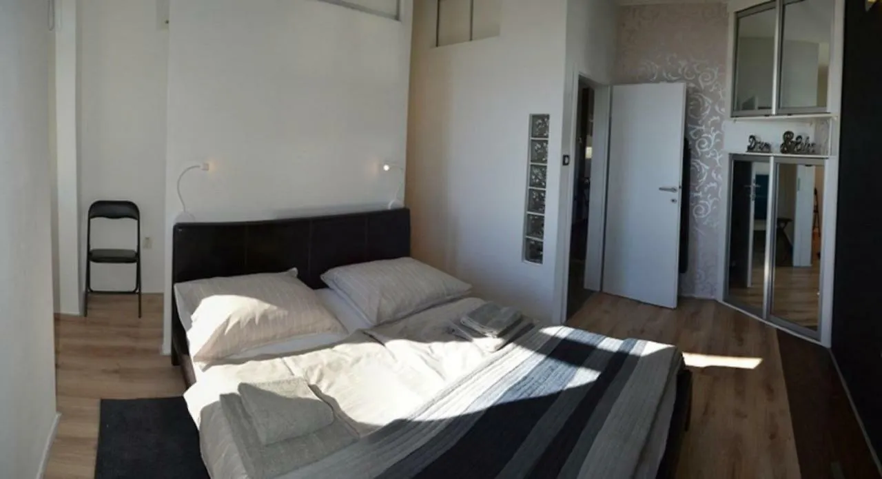 Aurora Apartment リエカ